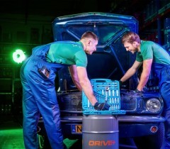 Warto pamiętać, że dobre i wytrzymałe narzędzia są kluczem w pracy mechanika.